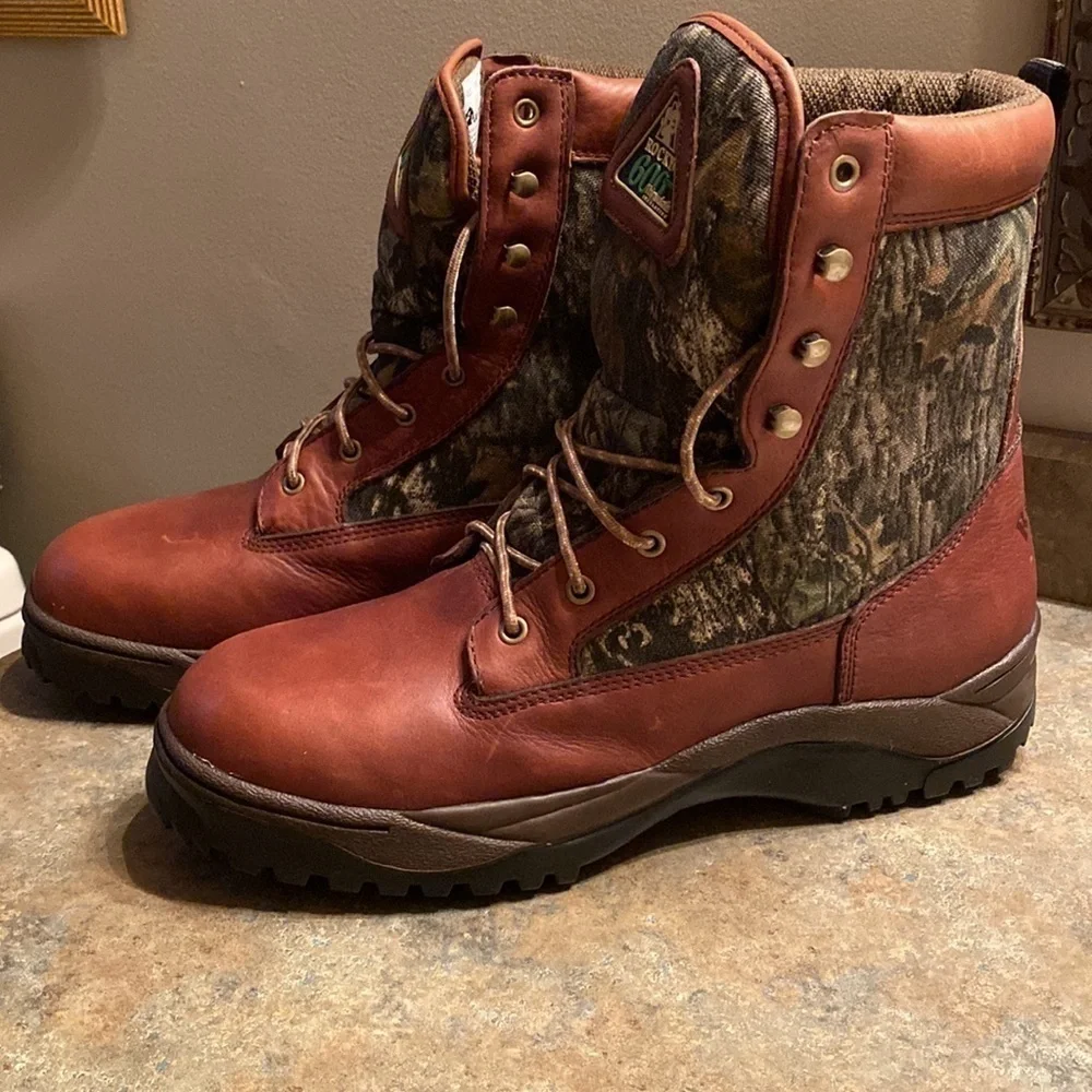 NEW, ROCKY 600, WATERPROOF, THINSULATE/INSULATION SIZE 12M BOOTS. BR